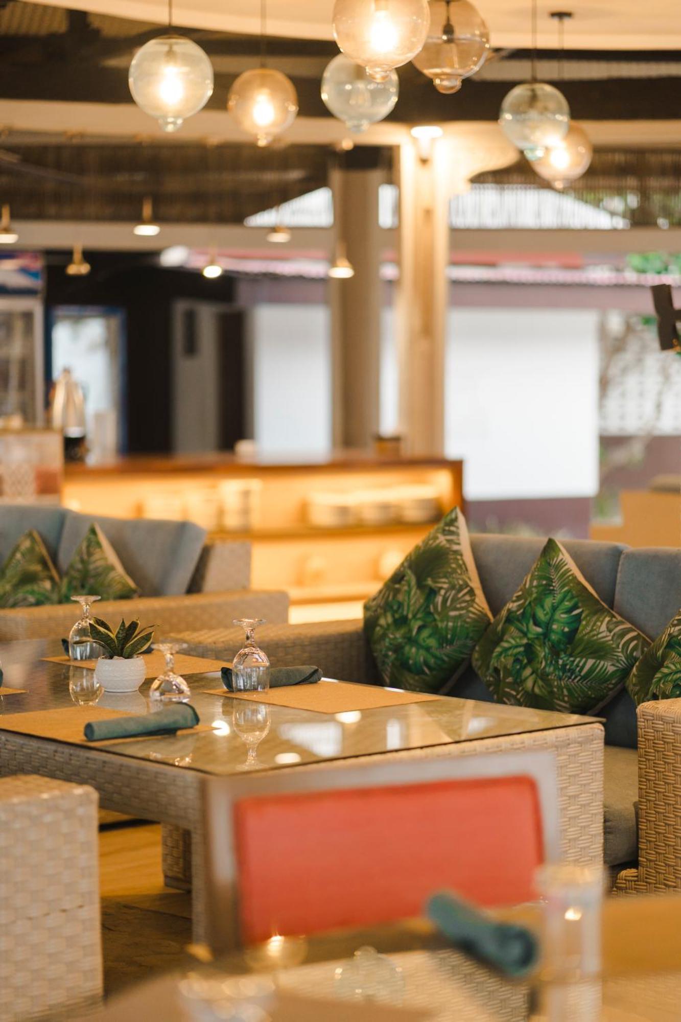Club Serena Resort Moalboal Exterior foto